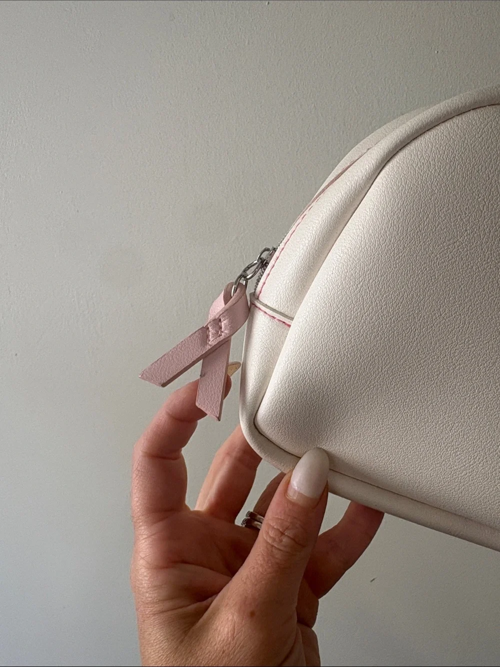 Diptyque Paris x Qatar Airways Limited Edition Think Pink Amenity Bag